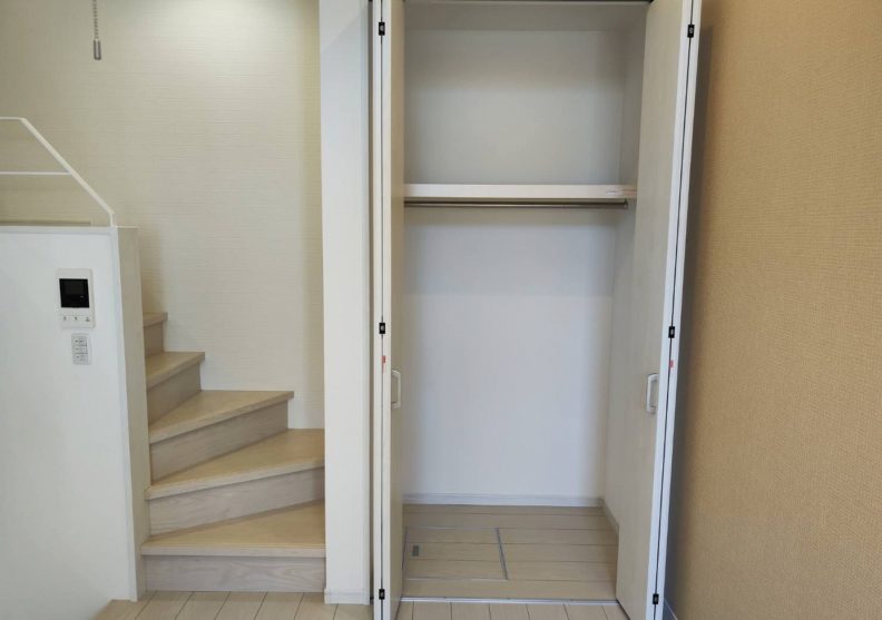 Y’ｓスクエア三里町